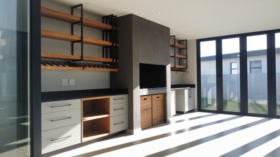4 Bedroom Property for Sale in Oubaai Western Cape